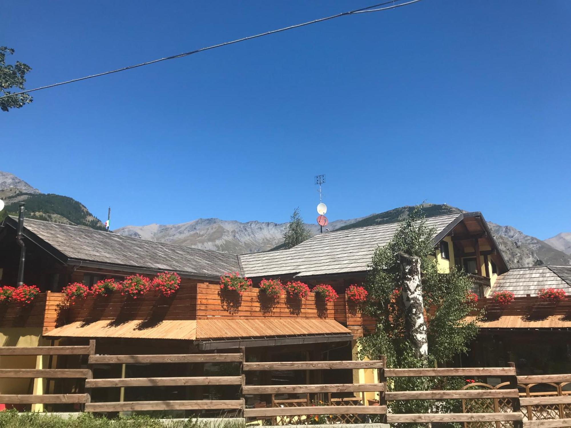 Hotel Ca Fiore Bardonecchia Ngoại thất bức ảnh