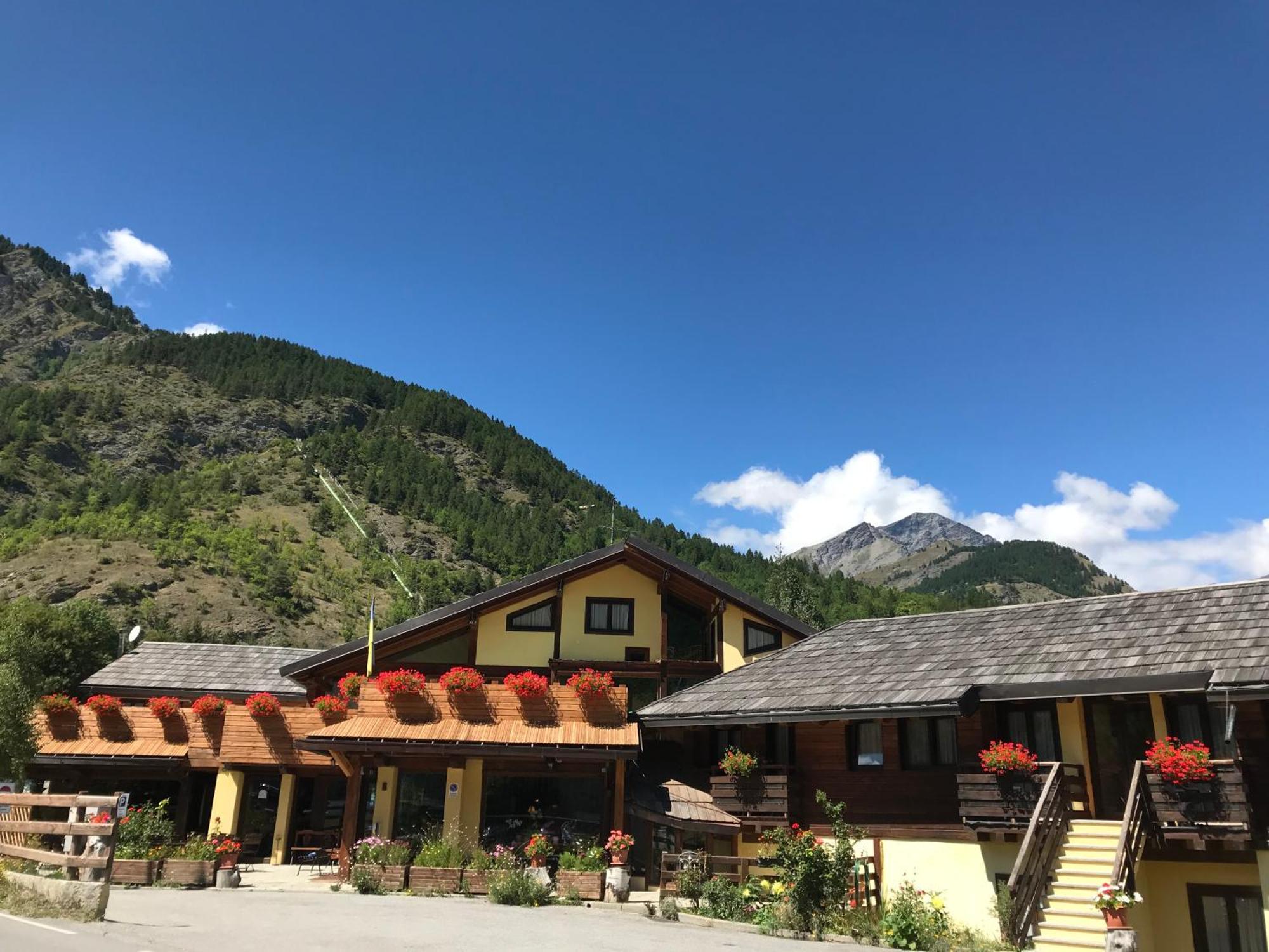 Hotel Ca Fiore Bardonecchia Ngoại thất bức ảnh