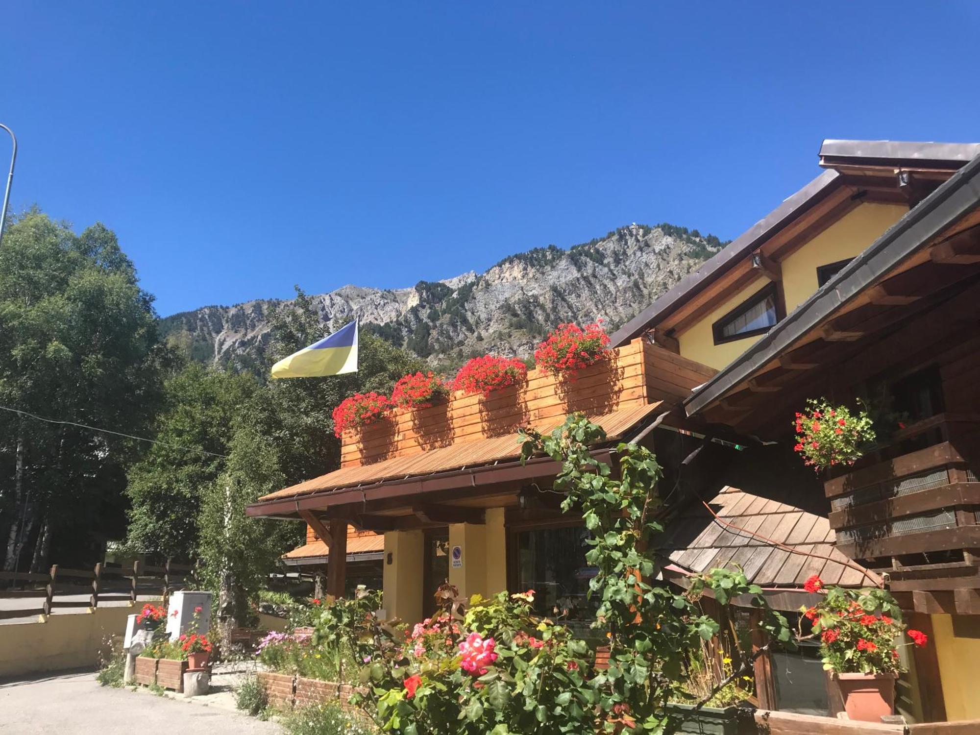 Hotel Ca Fiore Bardonecchia Ngoại thất bức ảnh