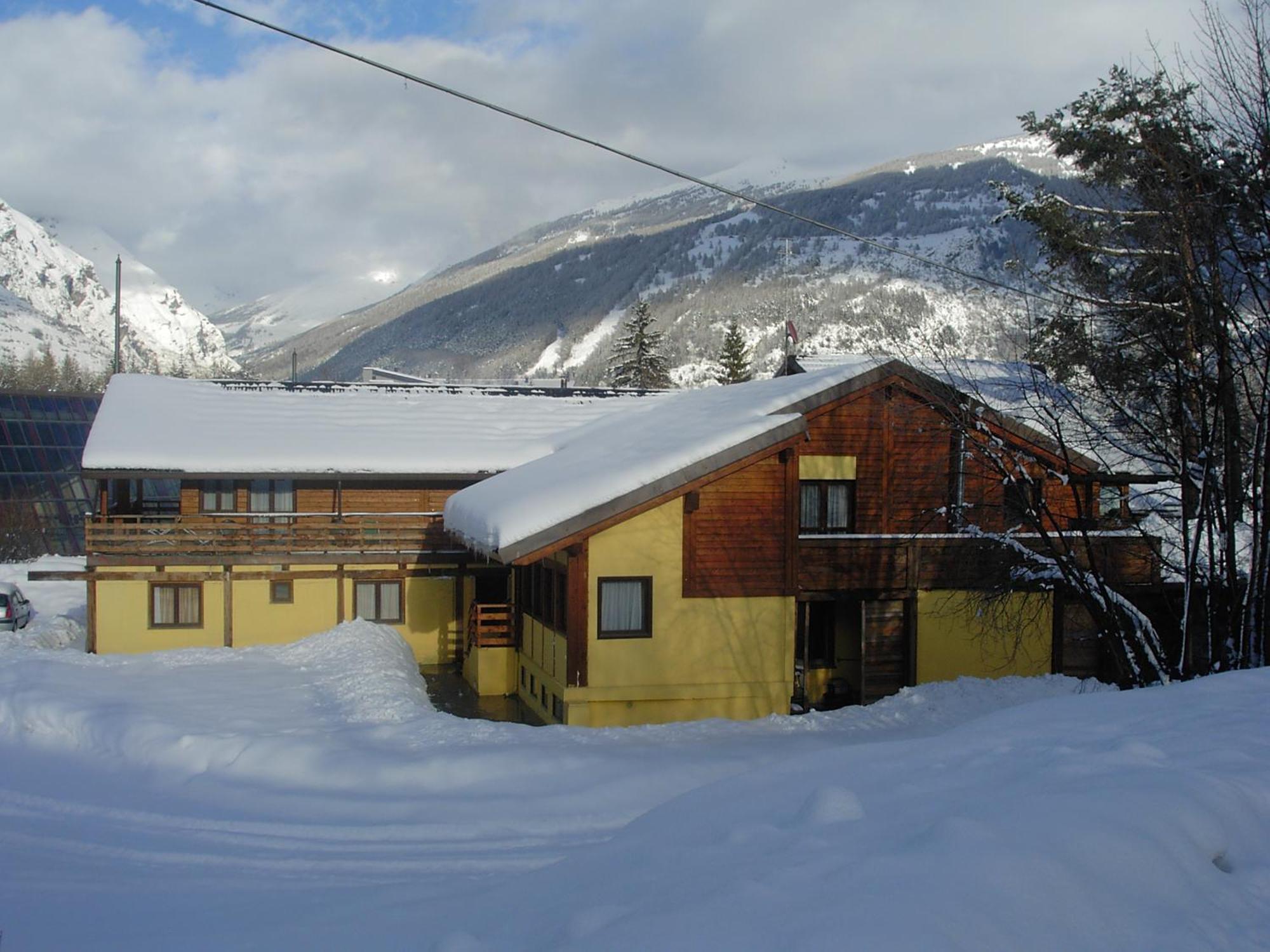Hotel Ca Fiore Bardonecchia Ngoại thất bức ảnh
