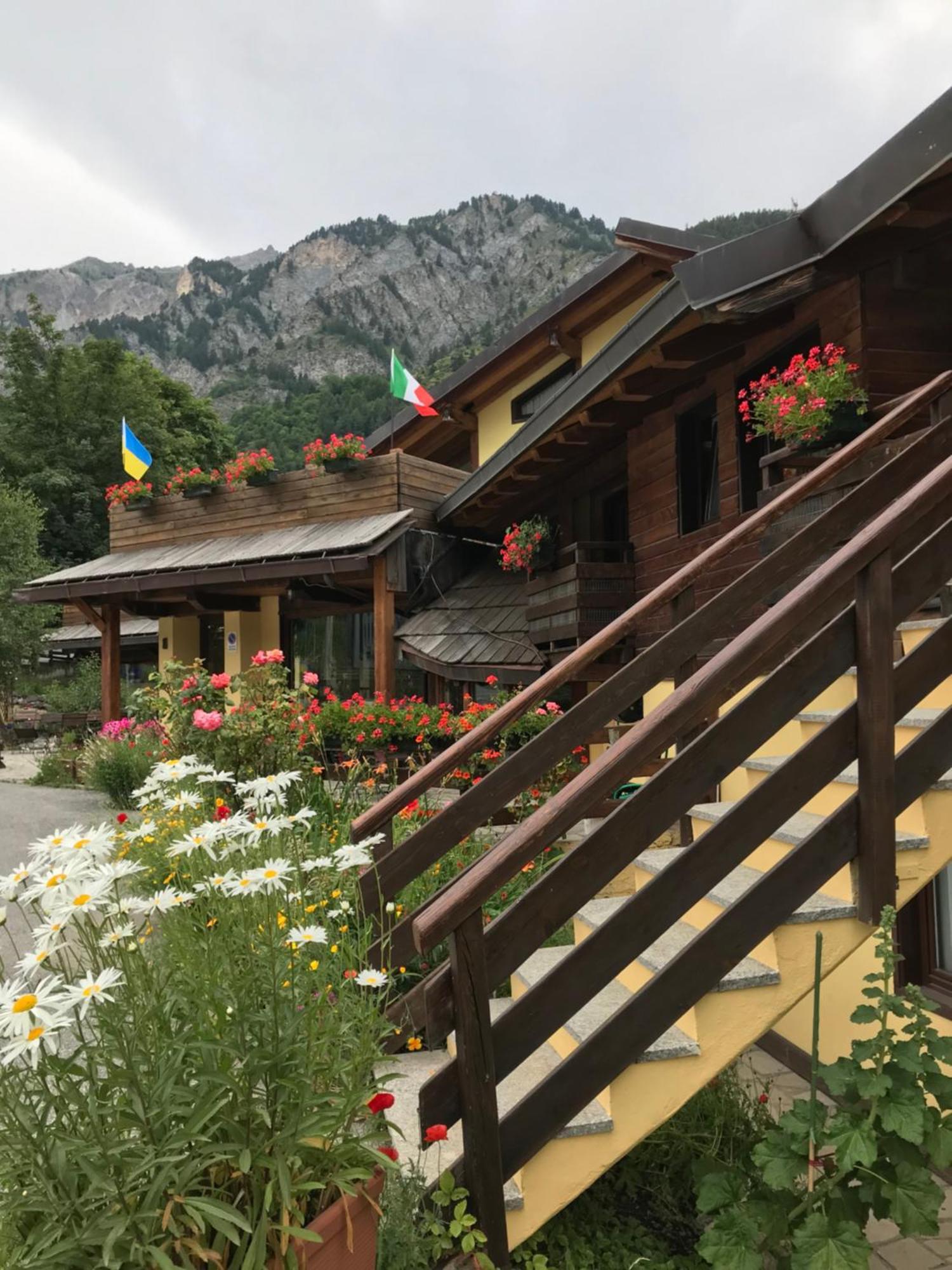 Hotel Ca Fiore Bardonecchia Ngoại thất bức ảnh