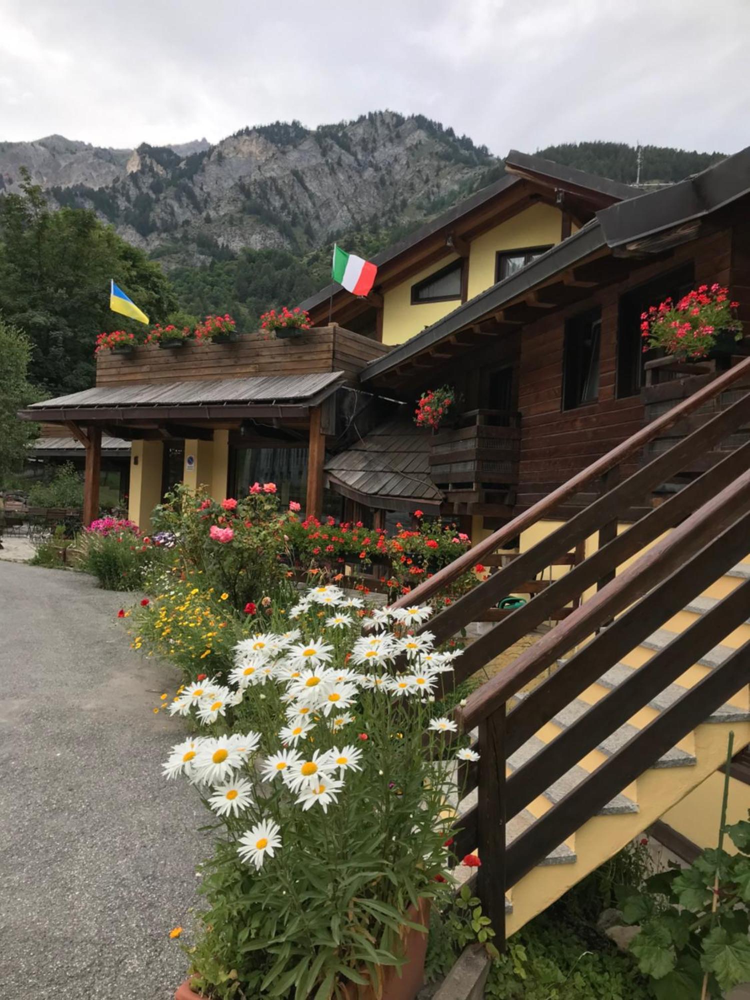 Hotel Ca Fiore Bardonecchia Ngoại thất bức ảnh